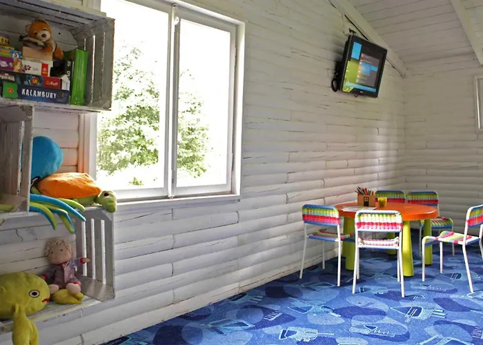 Ośrodek wypoczynkowy Jabłoń 3*